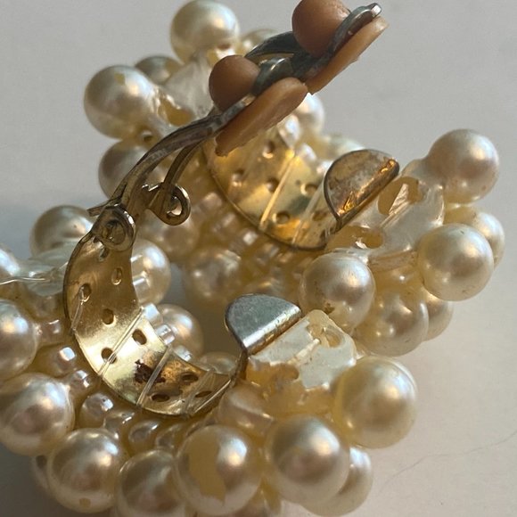 Carolee Lux Signed Vintage Faux Pearl Gold Tone Necklace w/ Clip Hoop Earrings - Picture 8 of 11